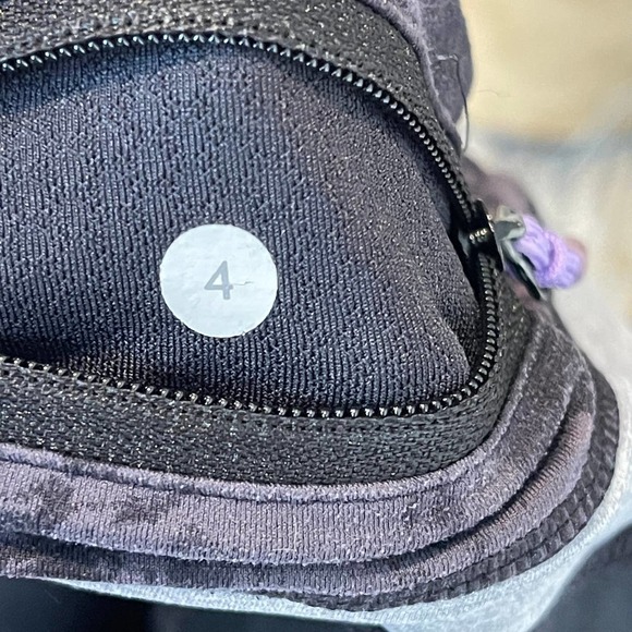 Lululemon Run Inspire Crop II Stretch Leggings Black White Canvas Women's Size 4 - Picture 9 of 11